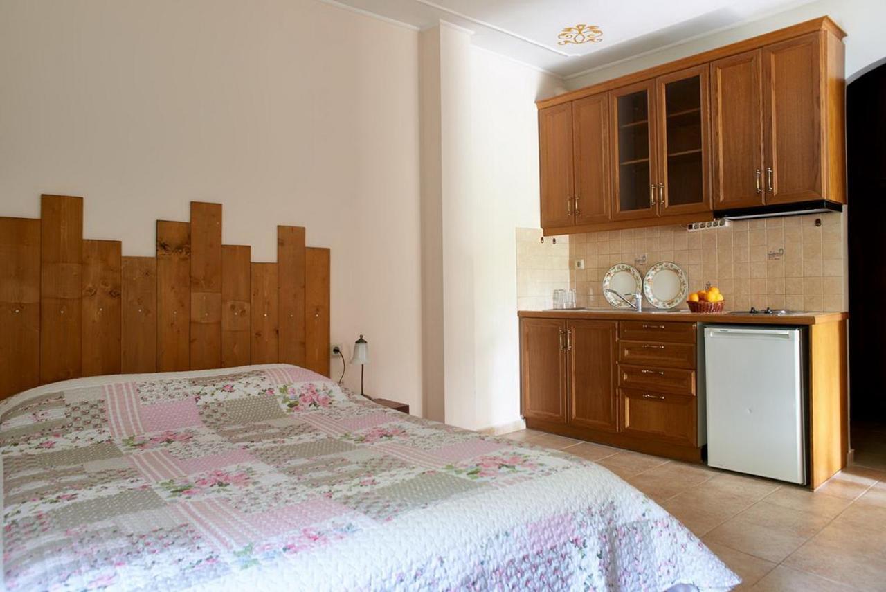 Triantafillies Guesthouse ポルタリア エクステリア 写真