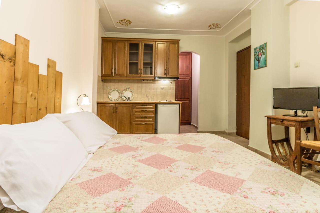Triantafillies Guesthouse ポルタリア エクステリア 写真